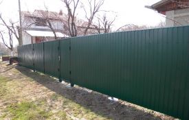 Забор из профнастила с установкой под ключ в Запорожье